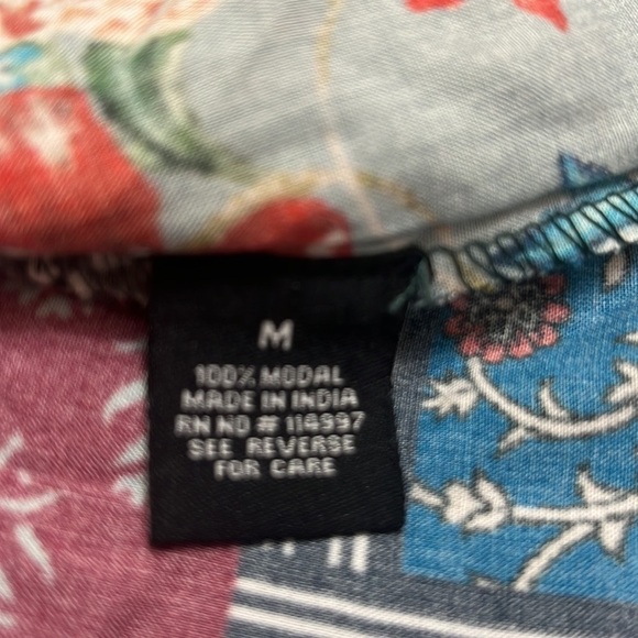 Tolani Multi-Color Floral Long Sleeve Button Down Blouse NWOT Size Medium - Picture 11 of 12